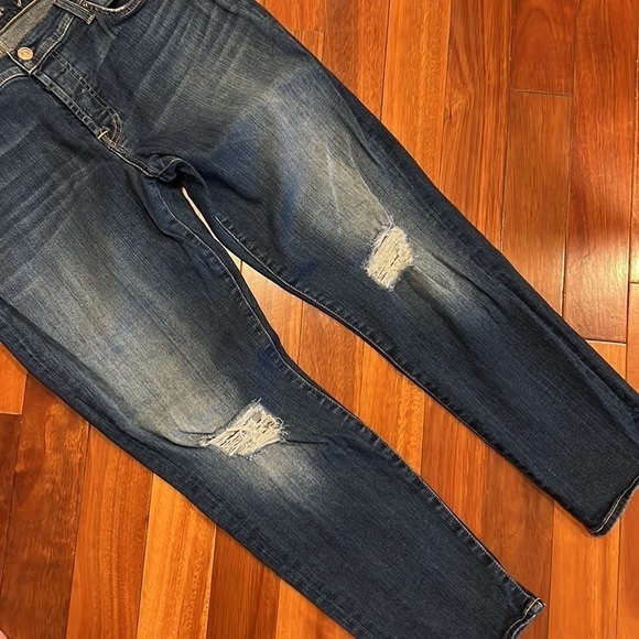 ⭐️ 7 for all Mankind Josefina Skinny Boyfriend Distressed Size 31 - Picture 3 of 11